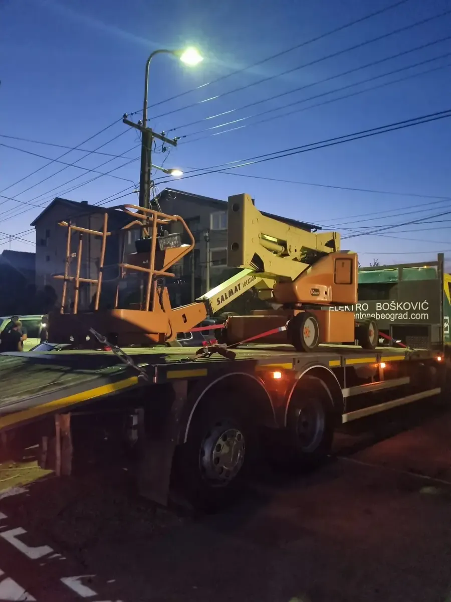 Teleskopska dizalica JLG • N40 • 4