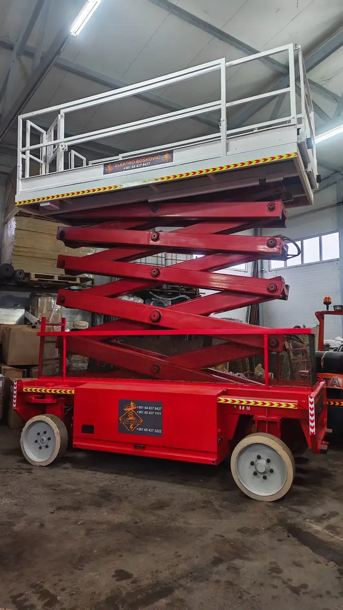 Makazasta platforma Airo • Liftlux SL153 • 1