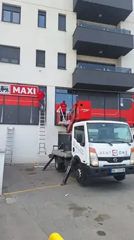 Auto dizalica sa korpom Nissan • Cabstar 24m • slika 14