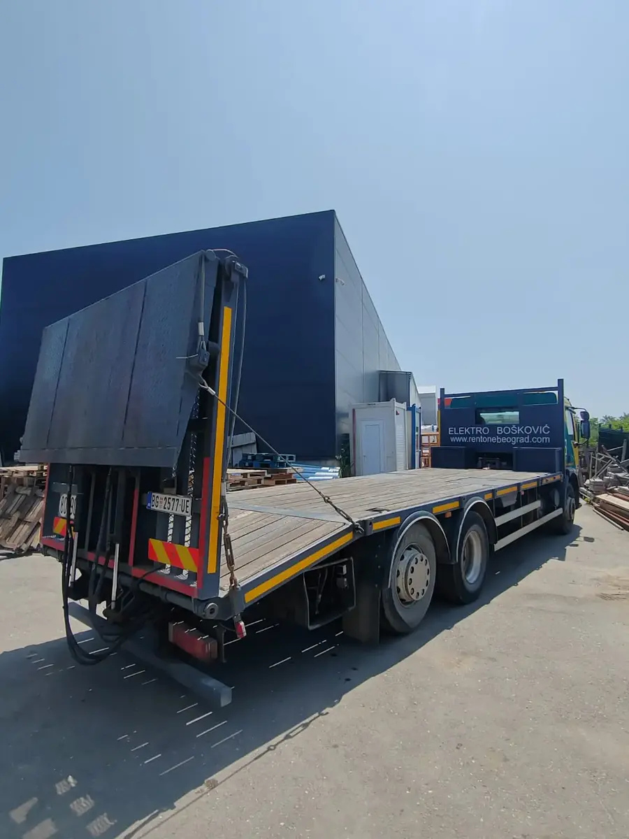 None Transport robe • 6