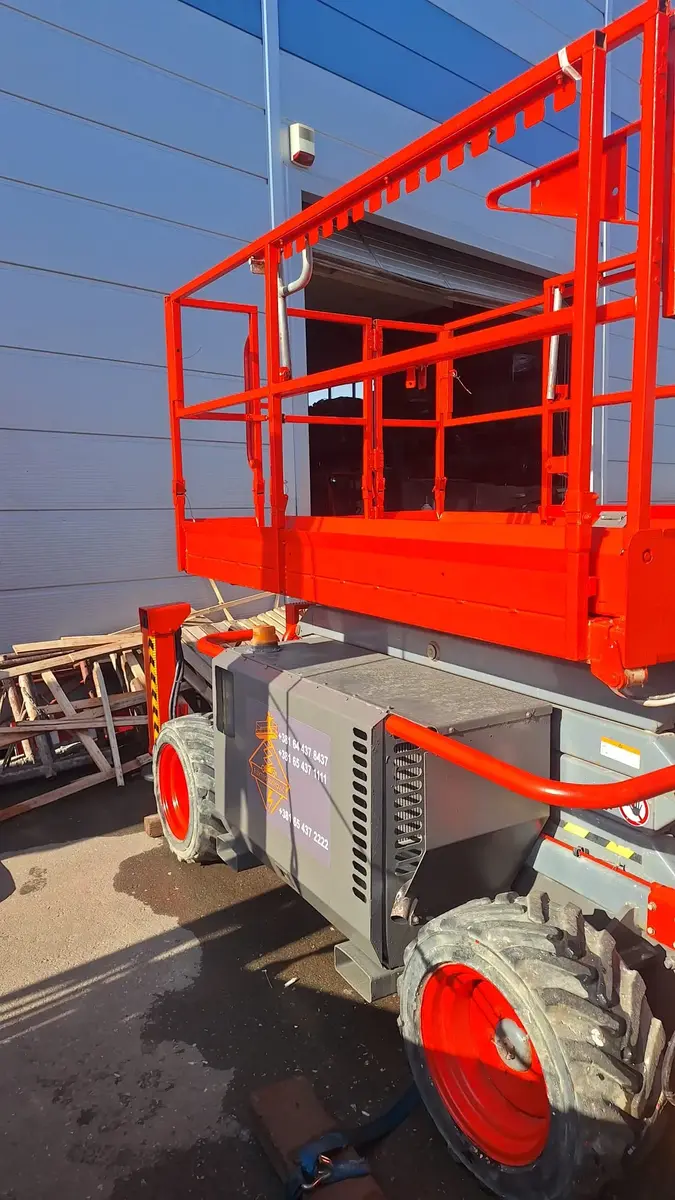 Makazasta platforma Skyjack • SJ6832RT  • 2