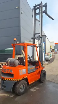 Gasni viljuškar Toyota • 2FG30 • slika 2