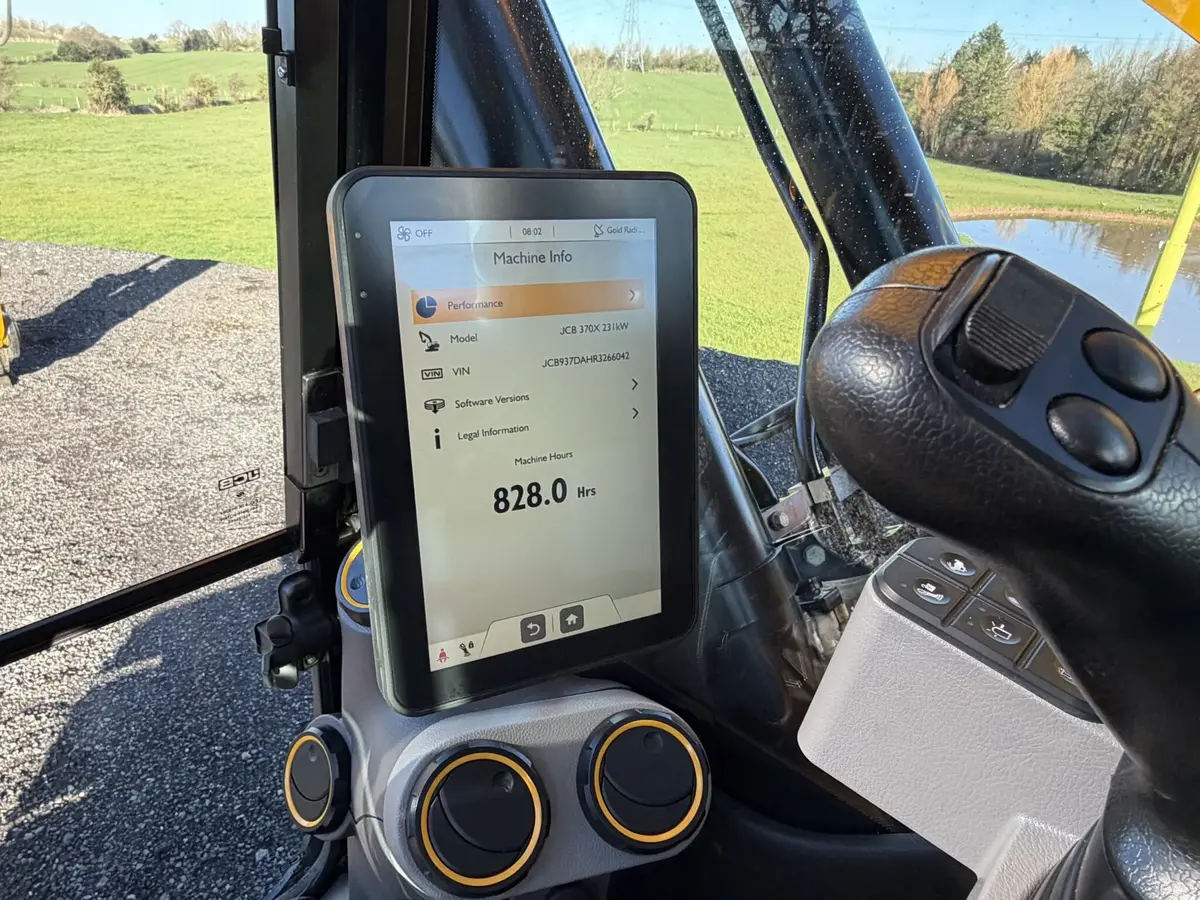 Veliki bager JCB • 370x, godište 2024 • 7