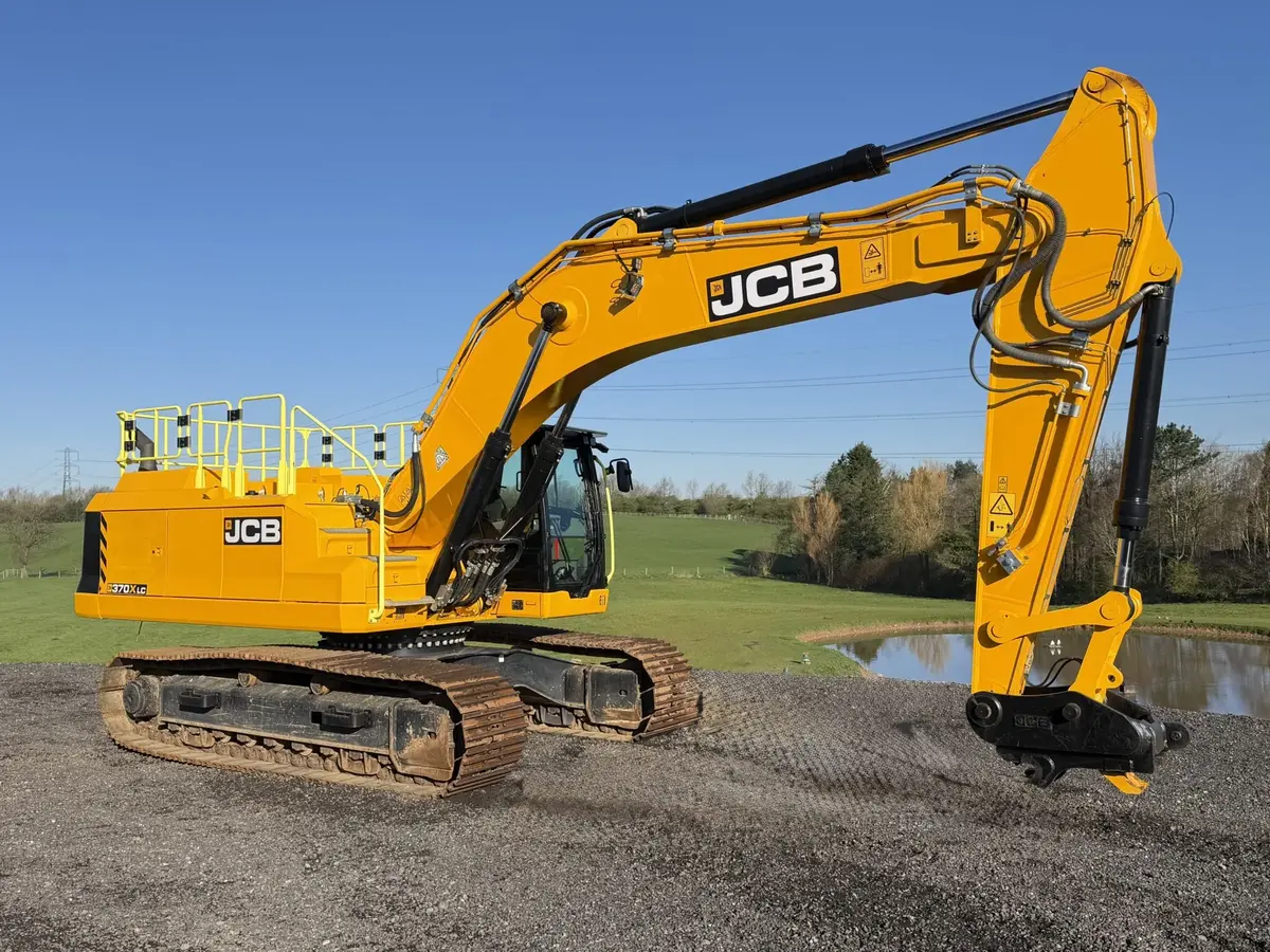Veliki bager JCB • 370x, godište 2024 • 1