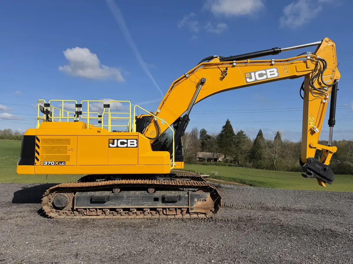Veliki bager JCB • 370x, godište 2024 • 13