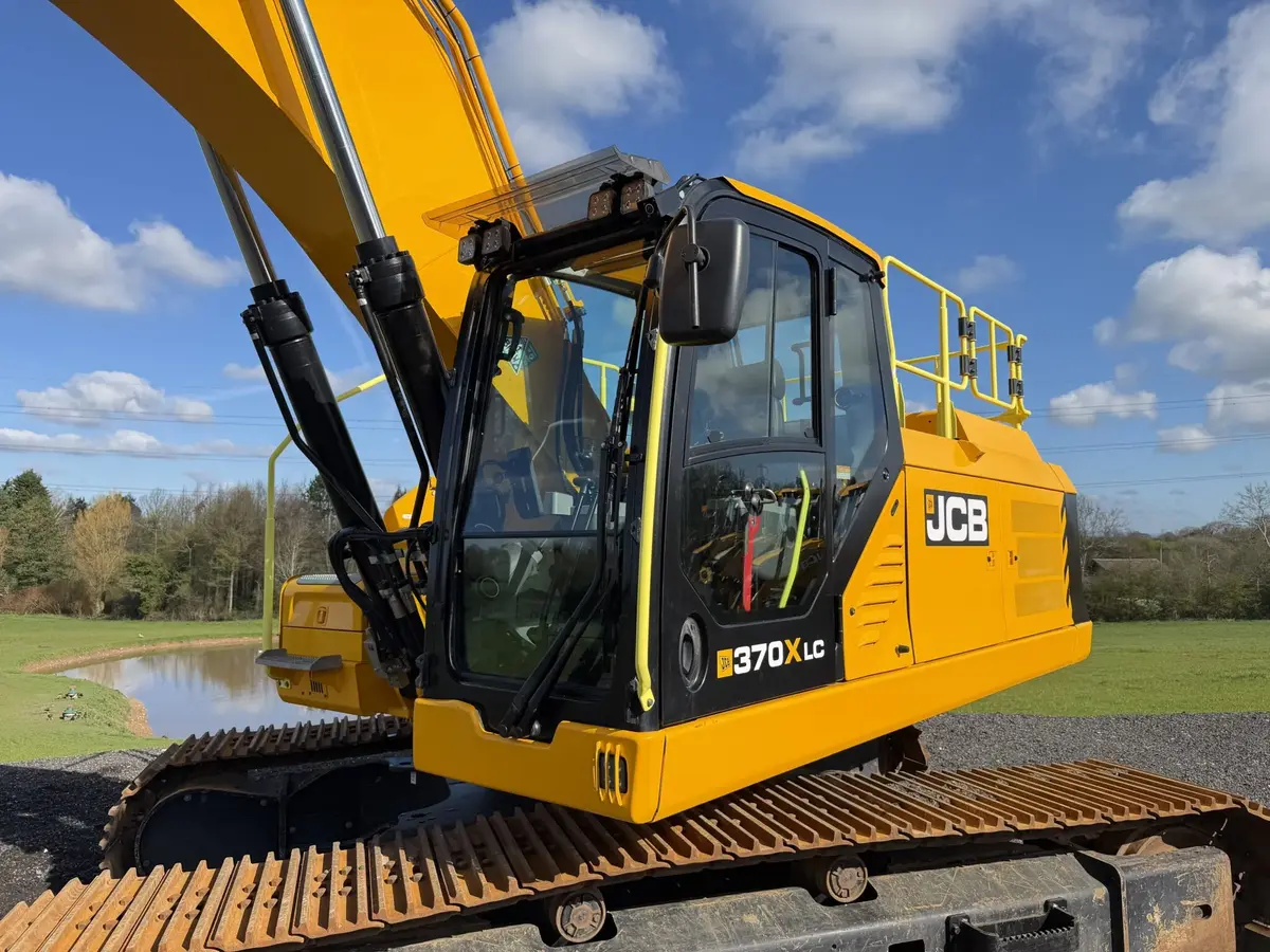 Veliki bager JCB • 370x, godište 2024 • 14