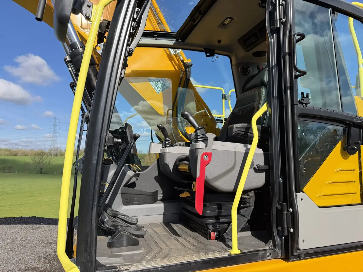 Veliki bager JCB • 370x, godište 2024 • 15