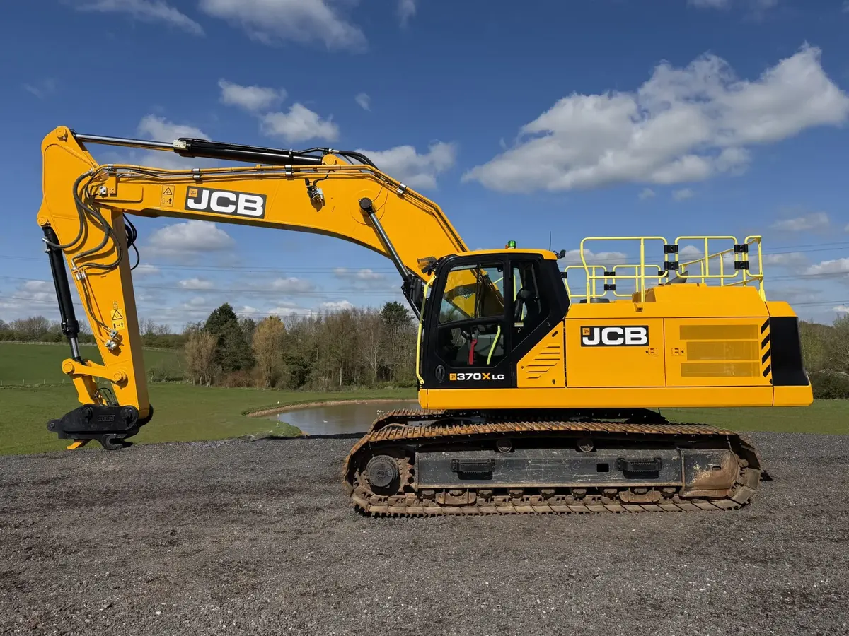 Veliki bager JCB • 370x, godište 2024 • 12