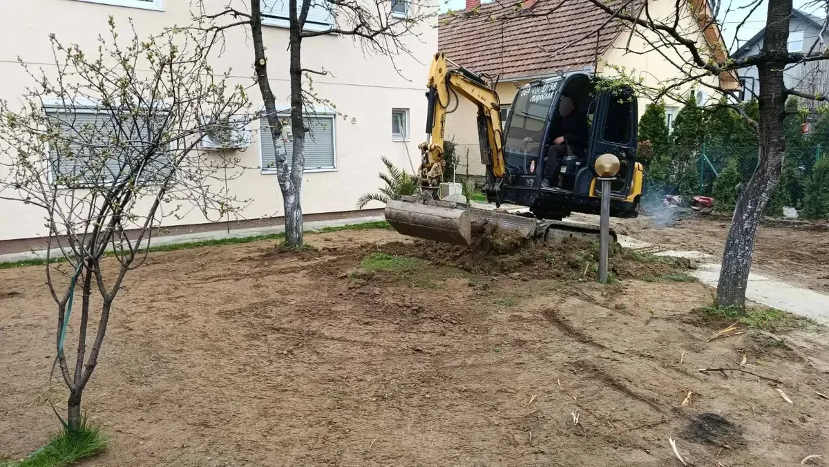 None Iskop mini bagerom • 1