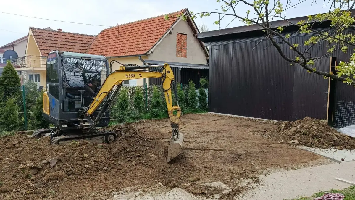 None Iskop mini bagerom • 2