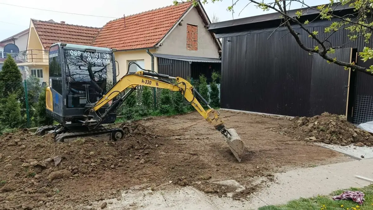 None Iskop mini bagerom • 3