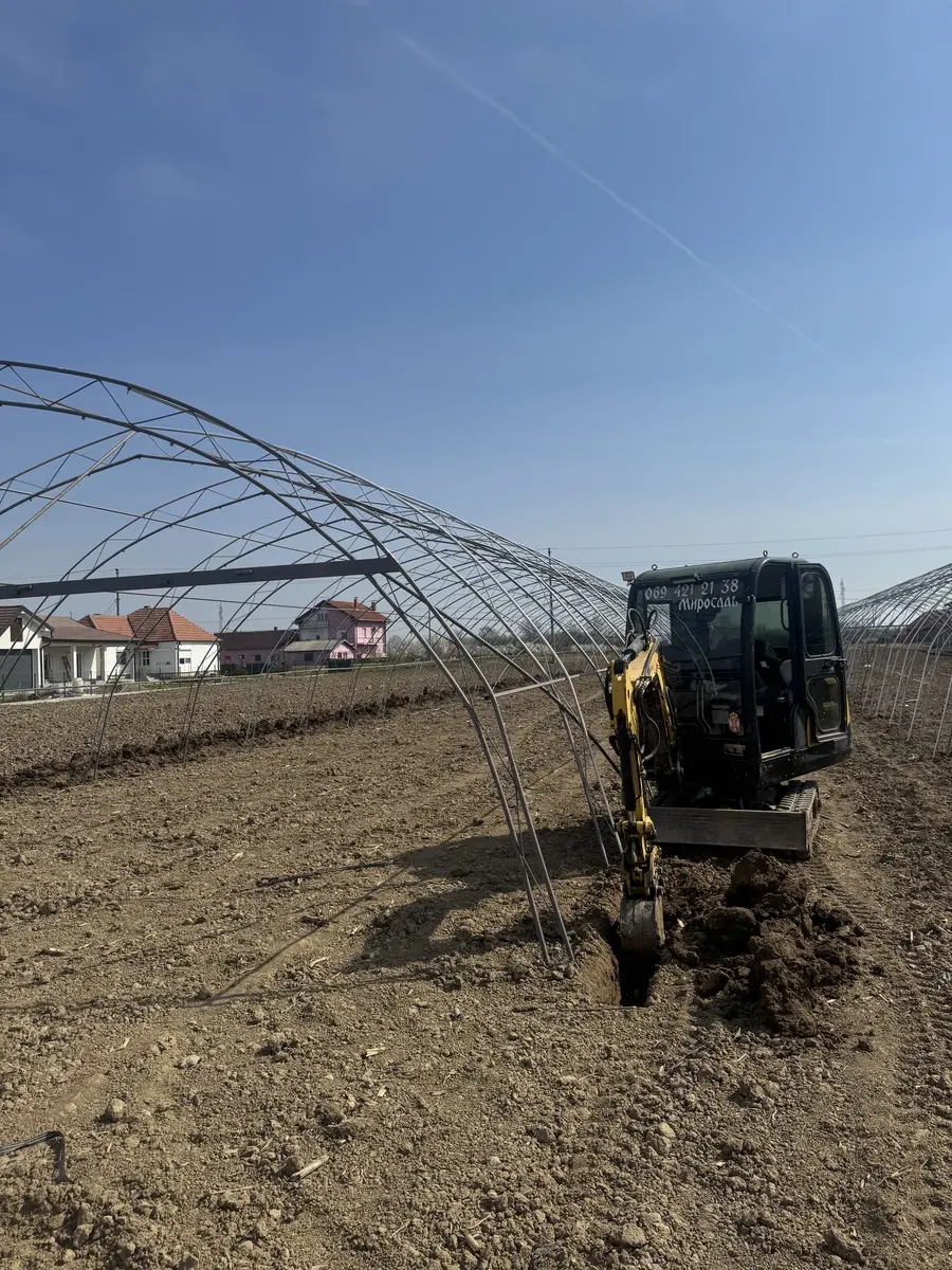 None Iskop mini bagerom • 8