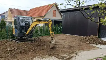 None Iskop mini bagerom • slika 2