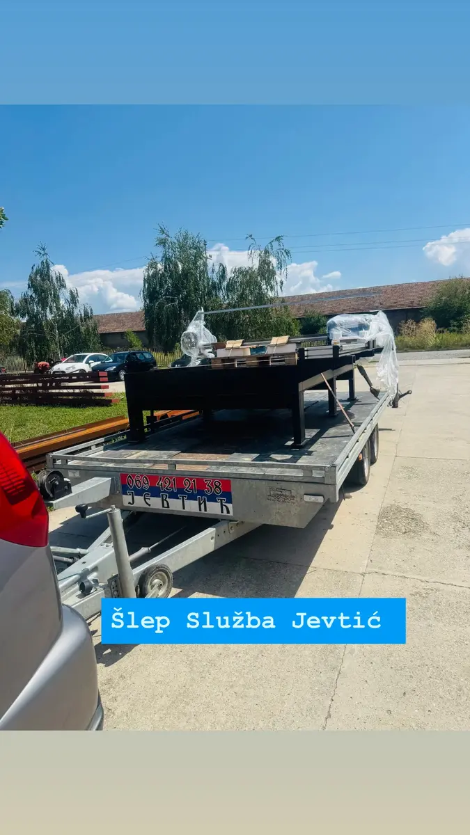 None Šlep služba  • 1