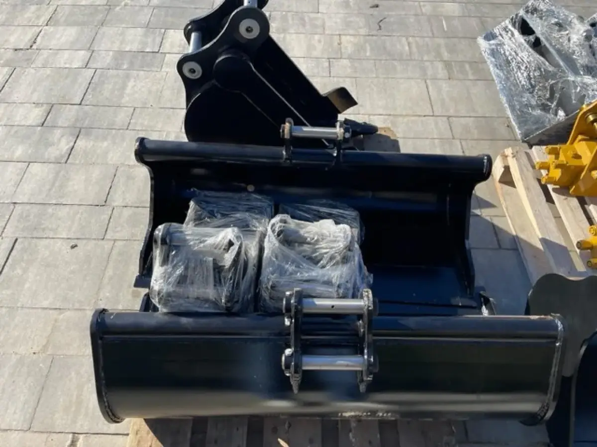 Mini bager Carter • CT12 Yanmar motor, godište 2024 • 15