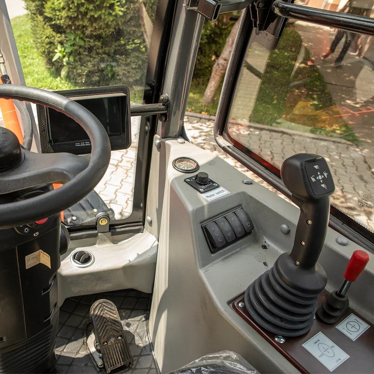 Mini utovarivač Everun • ER 08, godište 2024 • 4