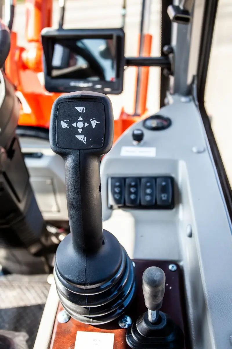 Mini utovarivač Everun • ER 08, godište 2024 • 8