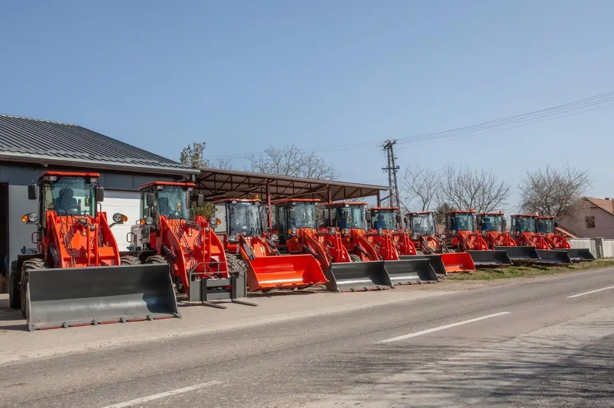 Mini utovarivač Everun • ER 08, godište 2024 • 16