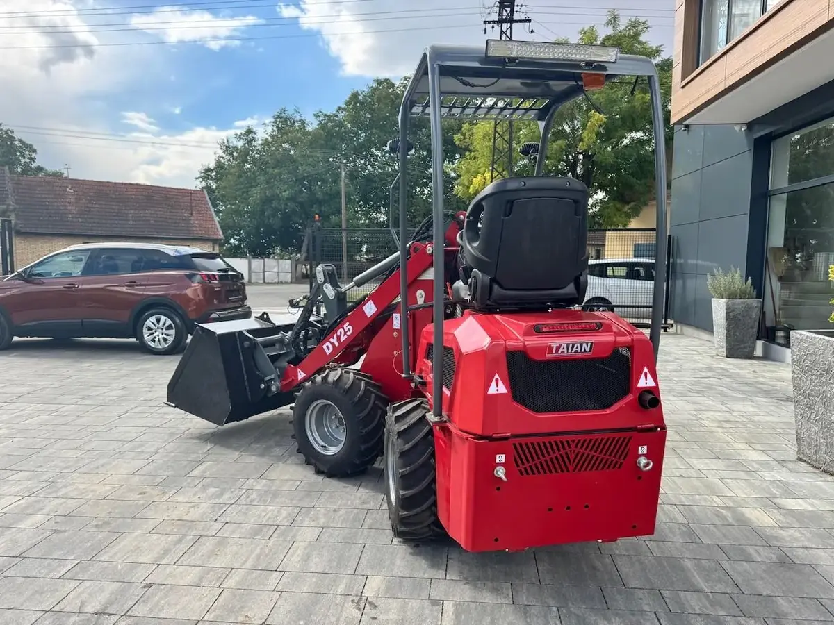 Mini utovarivač Taian • DY25, godište 2025 • 11