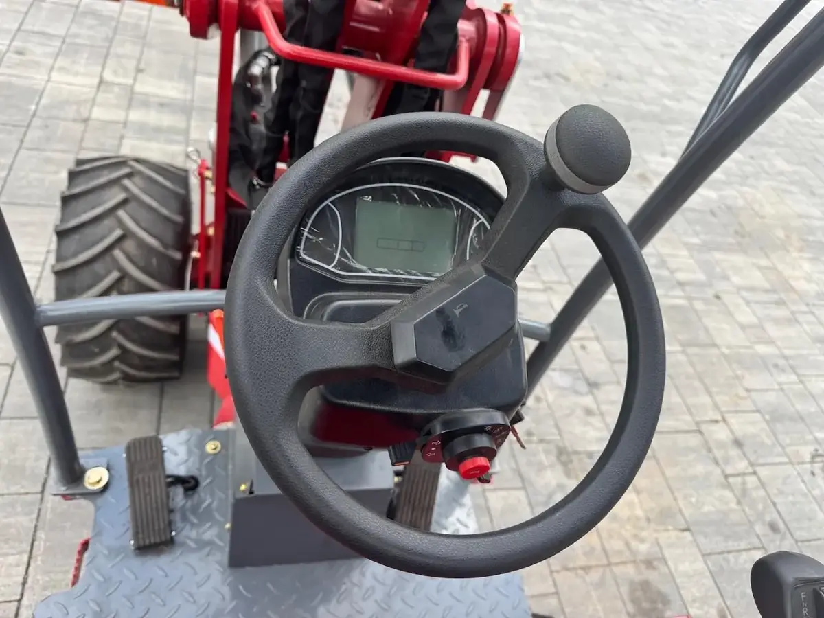 Mini utovarivač Taian • DY25, godište 2025 • 12