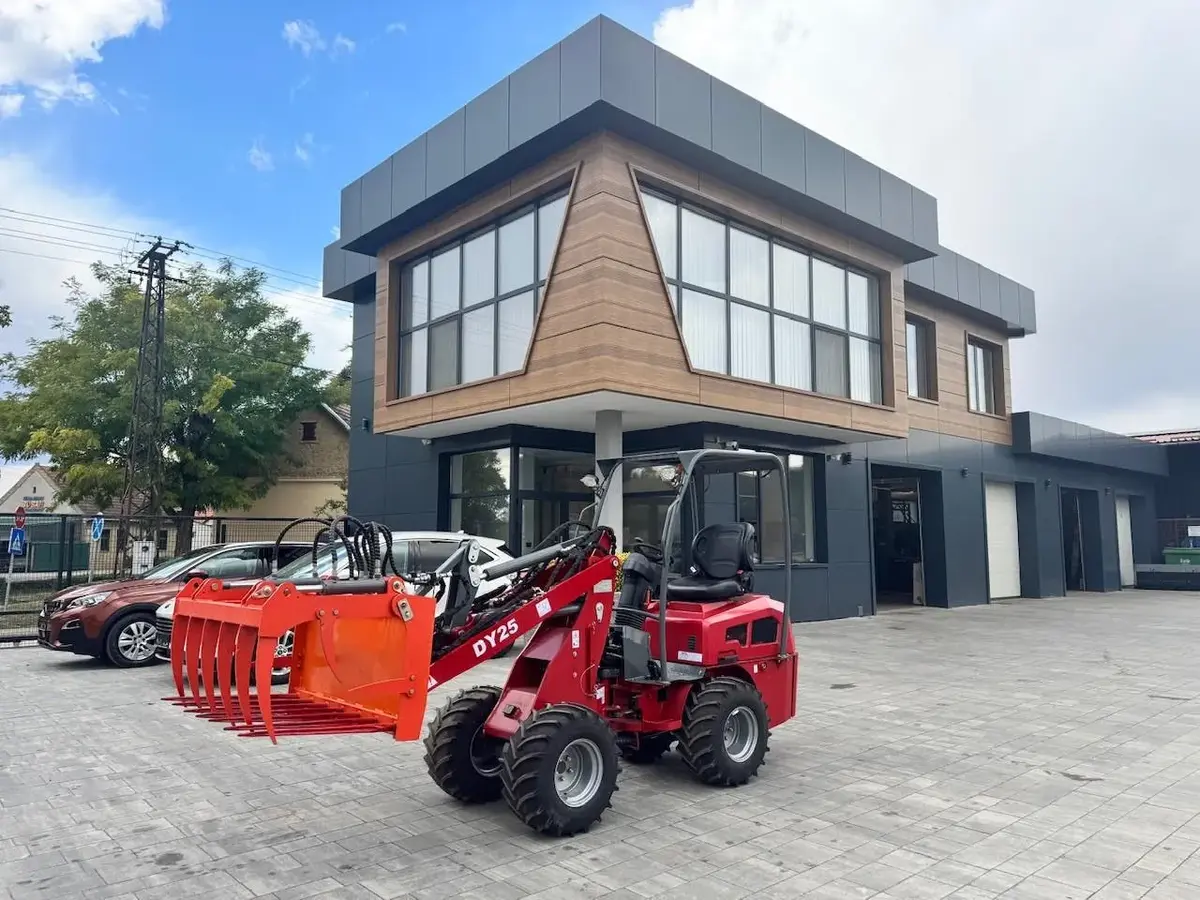 Mini utovarivač Taian • DY25, godište 2025 • 14
