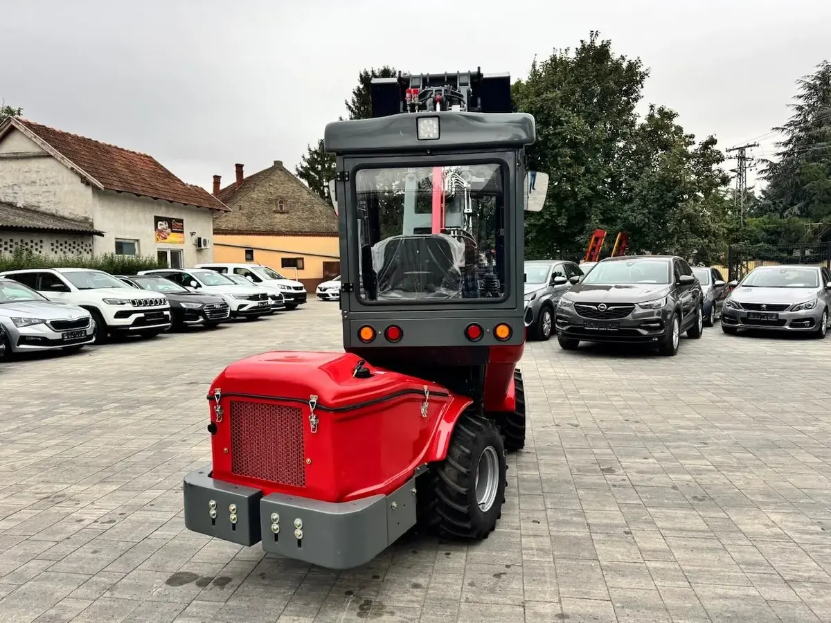 Mini utovarivač Taian • DY840, godište 2025 • 8