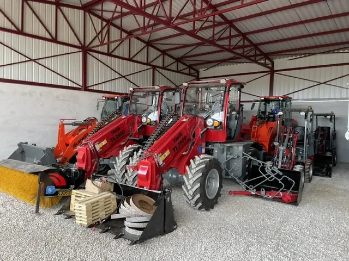 Mini utovarivač Taian • TL2500, godište 2025 • 7