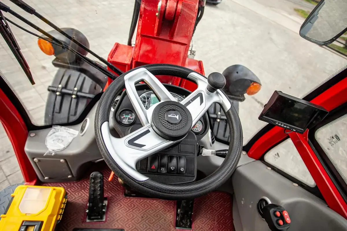 Mini utovarivač Taian • TL2500, godište 2025 • 10