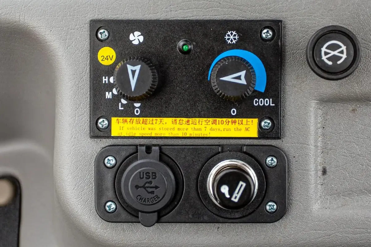 Mini utovarivač Taian • TL2500, godište 2025 • 11