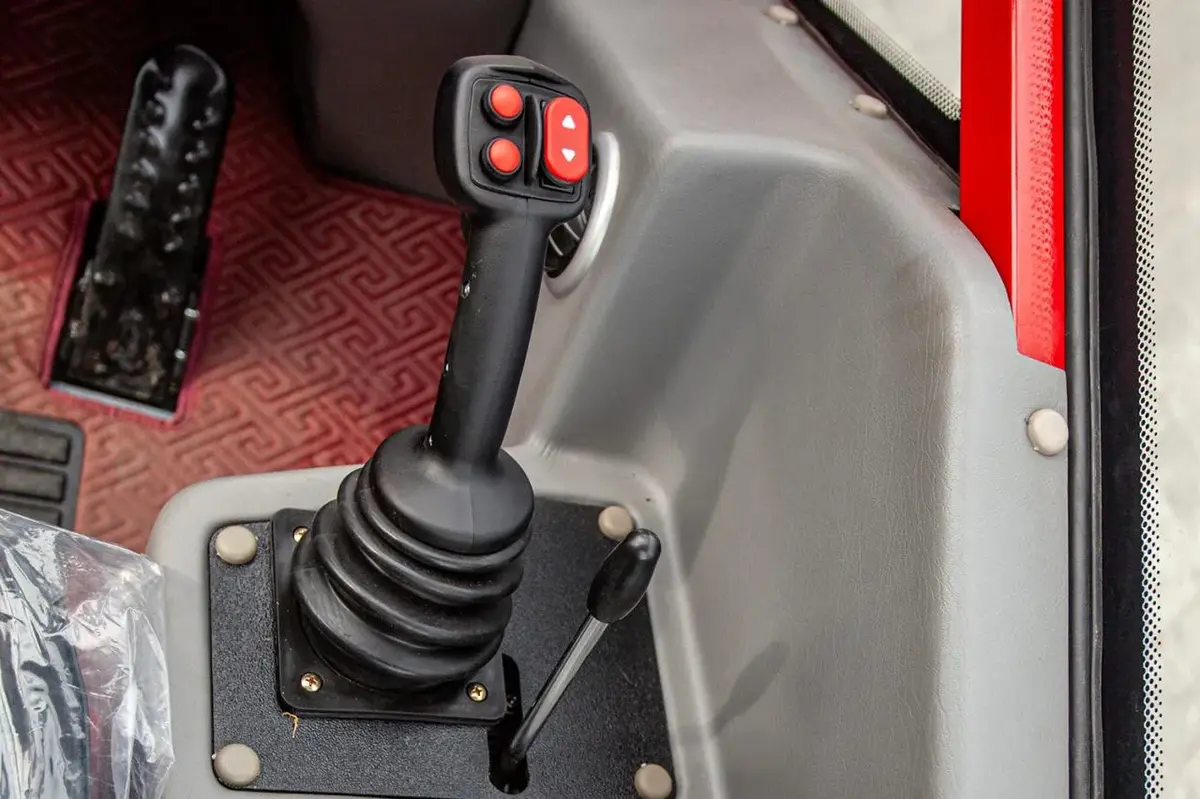 Mini utovarivač Taian • TL2500, godište 2025 • 12