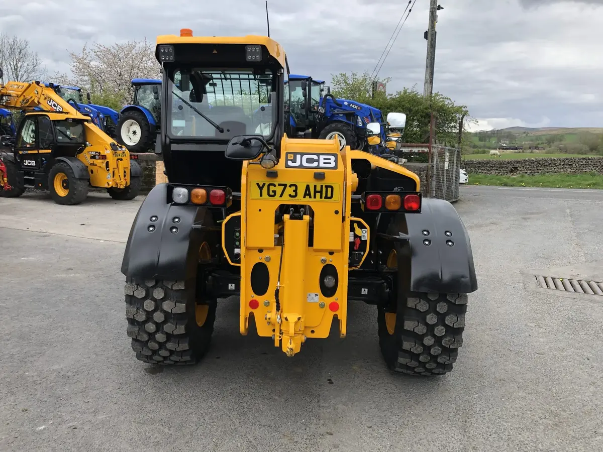 Teleskopski utovarivač / Telehendler JCB • 542-70, godište 2023 • 6