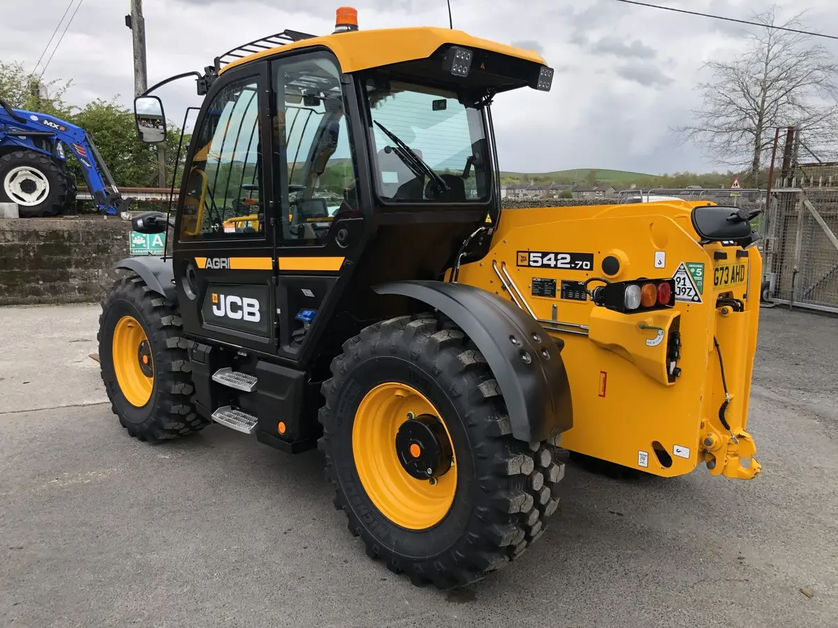 Teleskopski utovarivač / Telehendler JCB • 542-70, godište 2023 • 7
