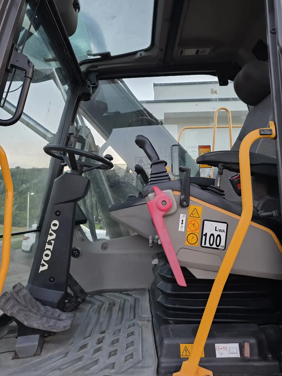 Bager točkaš Volvo • EW 160E, godište 2015 • 18