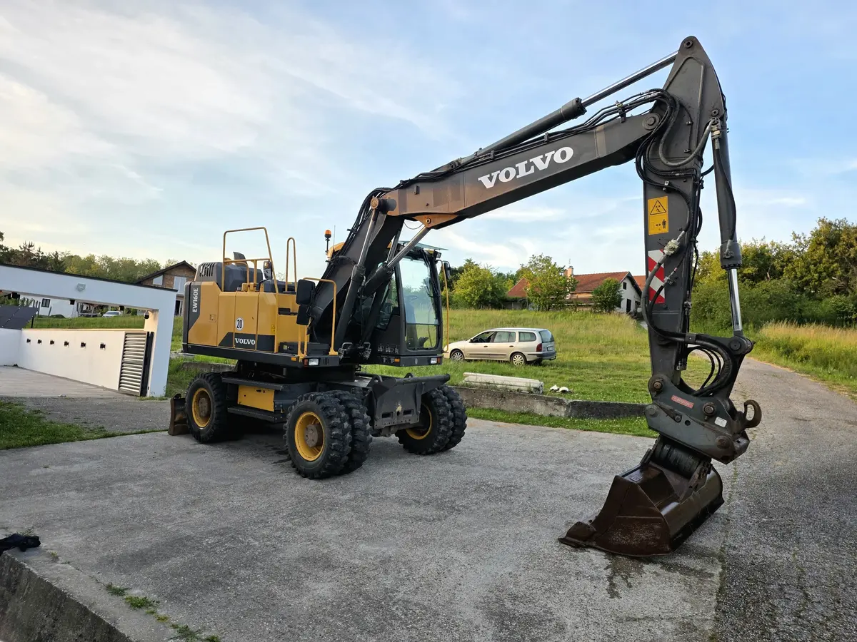Bager točkaš Volvo • EW 160E, godište 2015 • 8