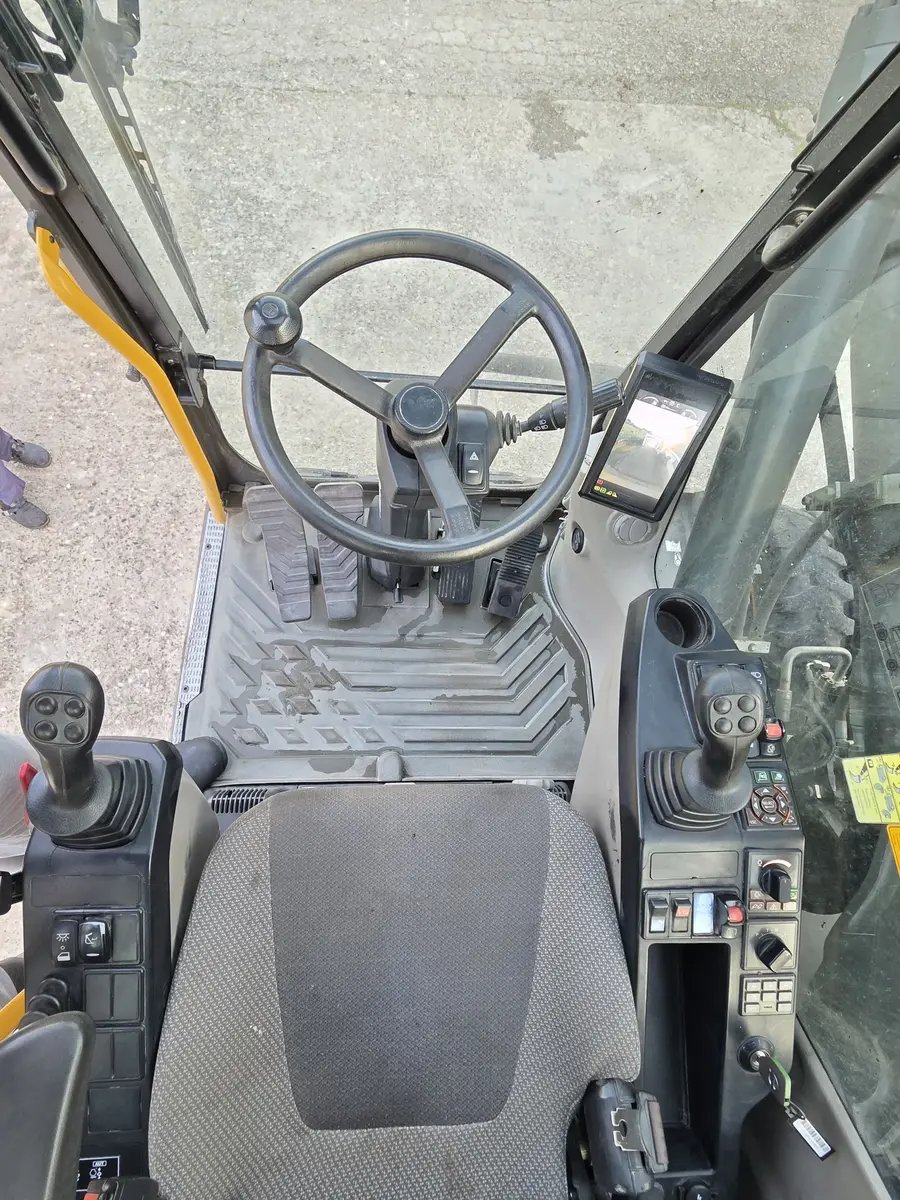Bager točkaš Volvo • EW 160E, godište 2015 • 17