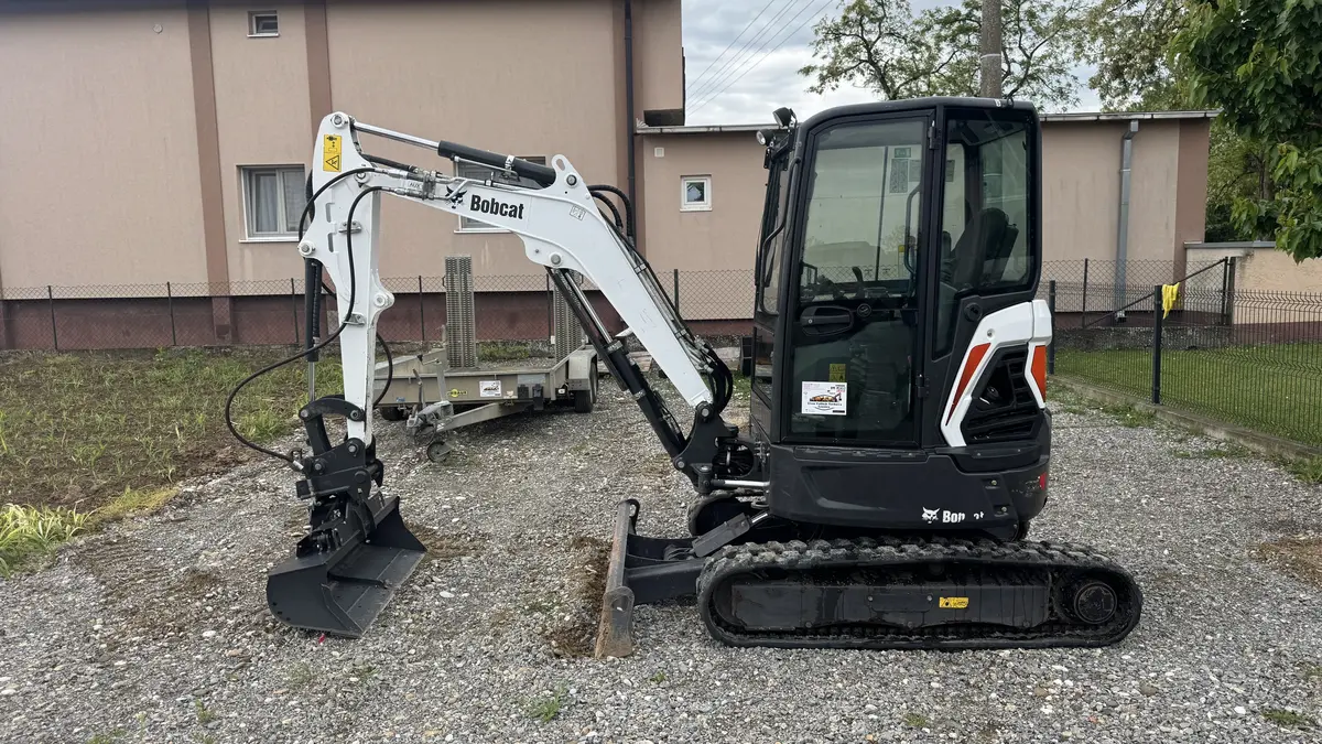 Mini bager Bobcat • E27 Z 2023god., godište 2023 • 1