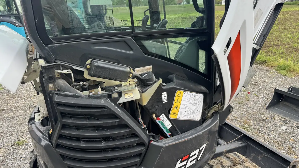 Mini bager Bobcat • E27 Z 2023god., godište 2023 • 16
