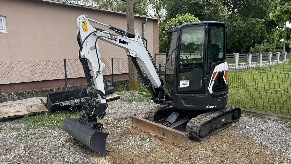 Mini bager Bobcat • E27 Z 2023god., godište 2023 • 2