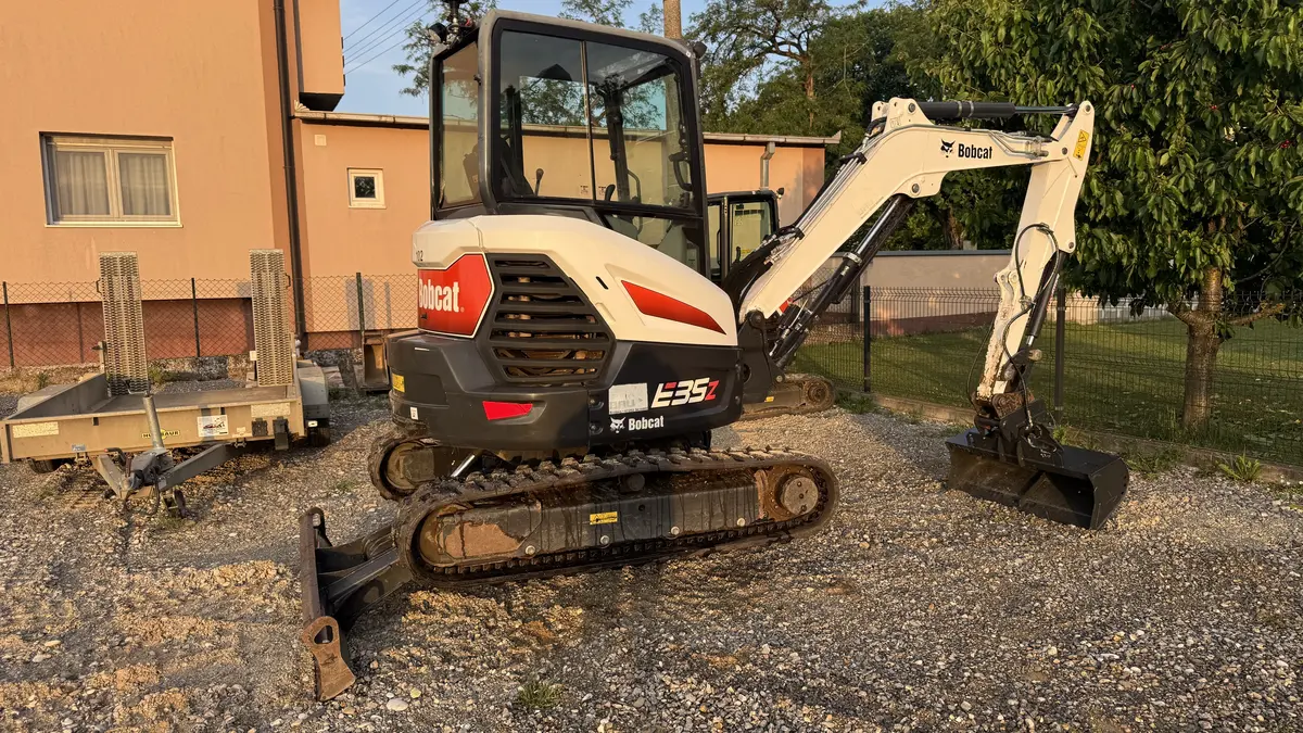Mini bager Bobcat • E35 2020god., godište 2020 • 8