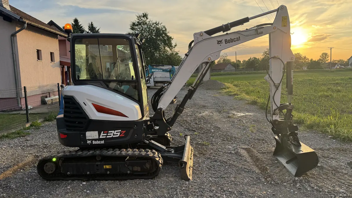 Mini bager Bobcat • E35 2020god., godište 2020 • 5