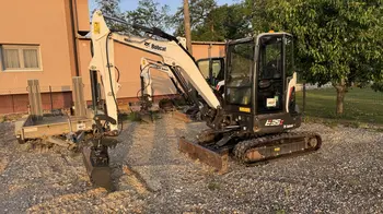 Mini bager Bobcat • E35 2020god., godište 2020 • slika 2