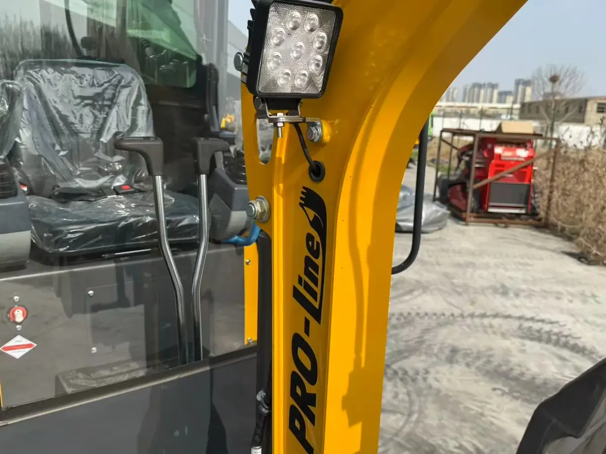 Mini bager Huayee • PRO LINE 12 KABINA, godište 2026 • 4