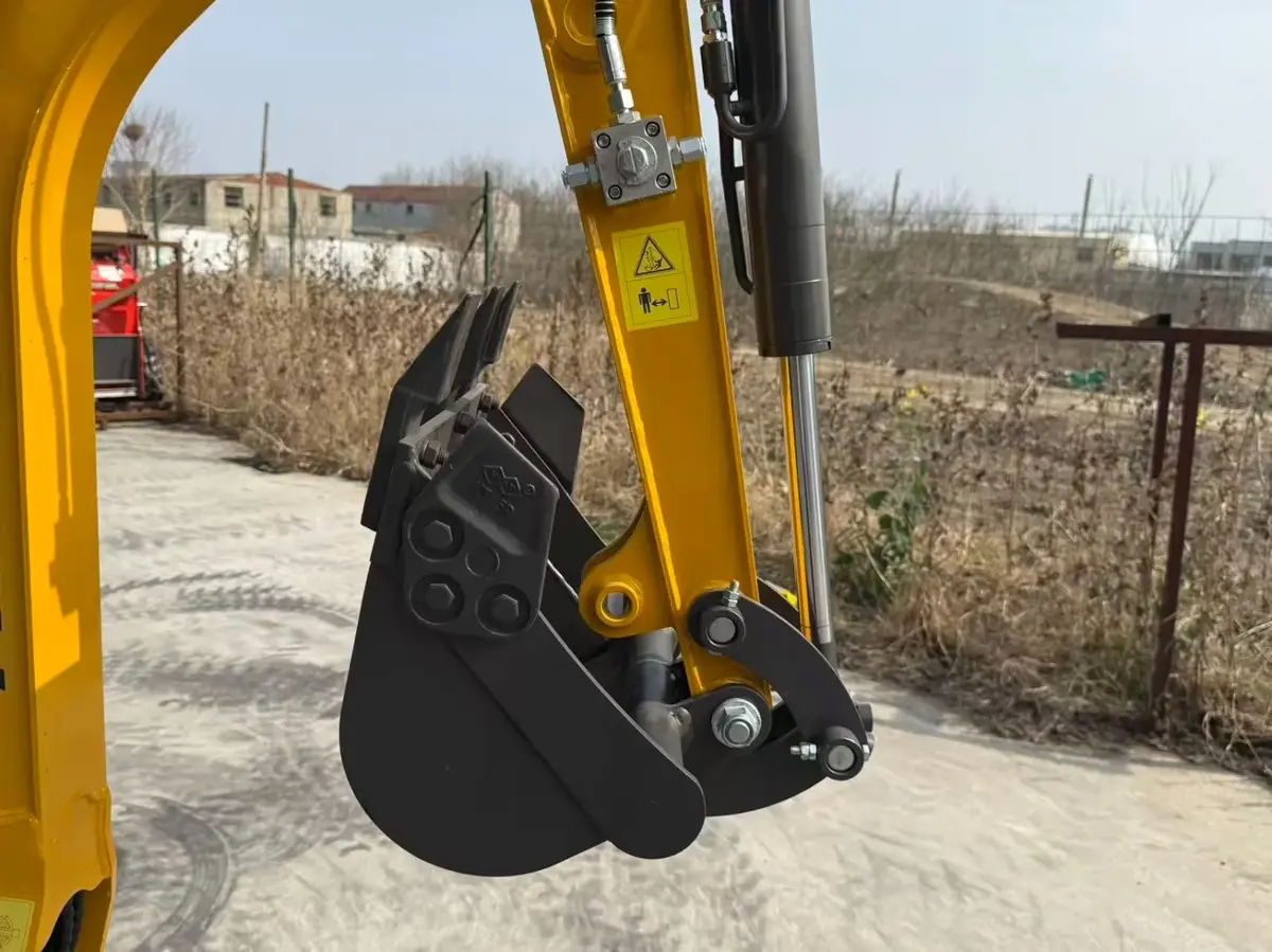 Mini bager Huayee • PRO LINE 12 KABINA, godište 2026 • 5