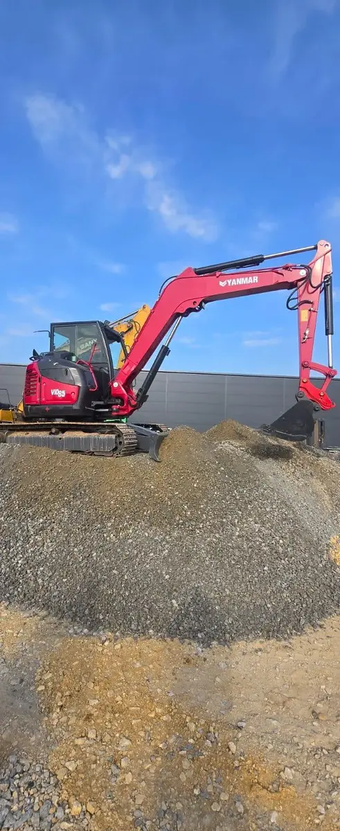 Srednji bager Yanmar • Vio85-6B, godište 2021 • 2