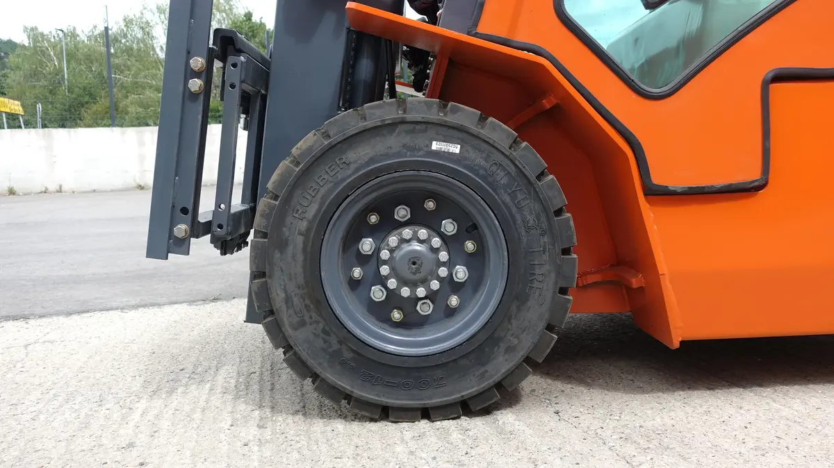 Gasni viljuškar FG-25, godište 2025 • 10