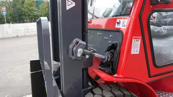 Gasni viljuškar Tlera • FG25, godište 2025 • slika 9