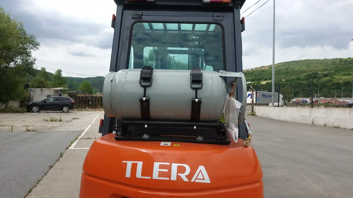 Dizel viljuškar Tlera • FD25, godište 2025 • 18