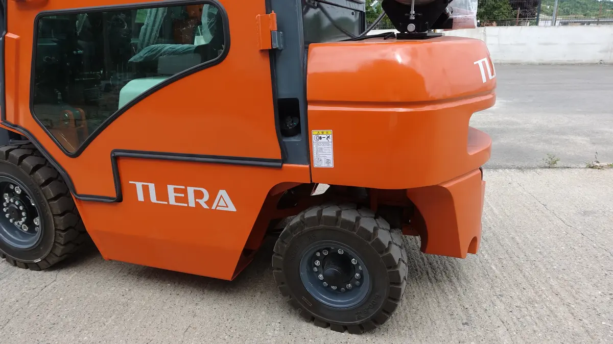Dizel viljuškar Tlera • FD25, godište 2025 • 20