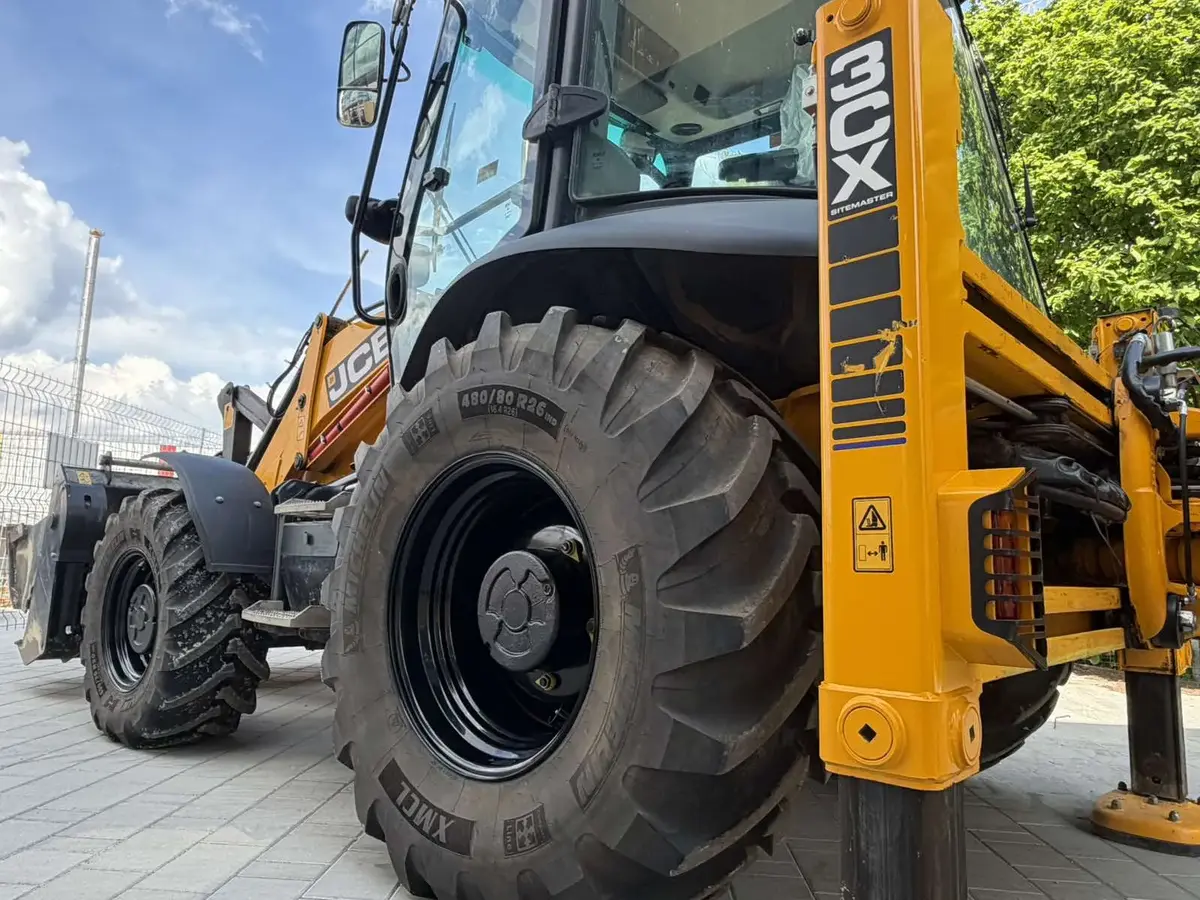 Srednji bager JCB • 3CX PLUS, godište 2025 • 8