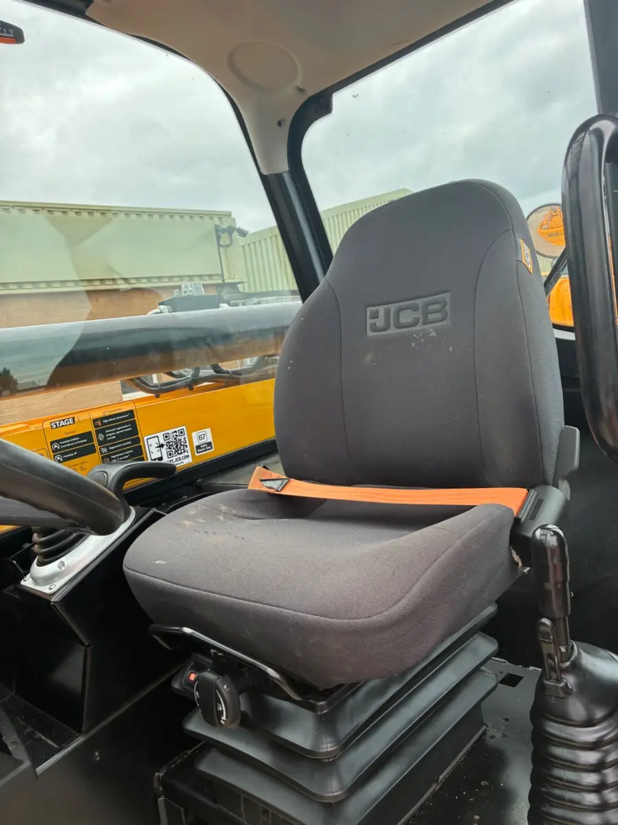 Teleskopski utovarivač / Telehendler JCB • 540-170, godište 2023 • 6